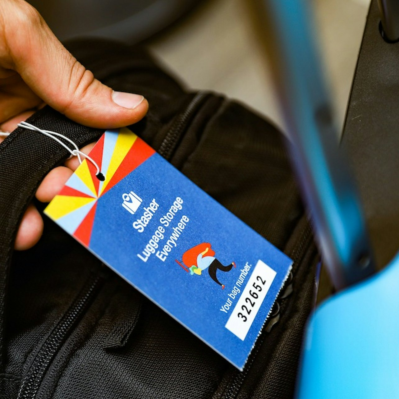 Explore London freely without the burden of luggage. Secure your belongings at Heathrow Airport's convenient storage service allowing you to fully enjoy your adventures throughout the city.